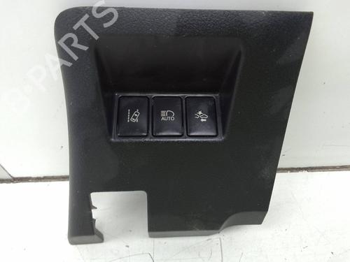 Used Switch Switch TOYOTA YARIS (_P13_) 1.5 (NSP131_) (112 hp) 20302378 20302378