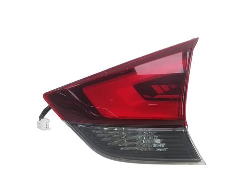 Feu de coffre gauche NISSAN X-TRAIL III (T32_, T32R, T32RR) 1.7 dCi (150 hp) 31168067