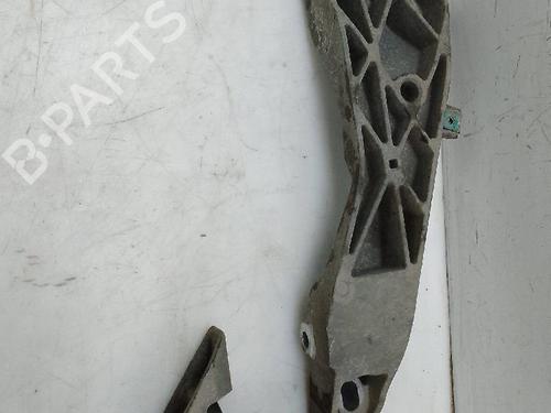 Used Engine mount BMW 1 (F20) 120 d xDrive (184 hp) 25485381