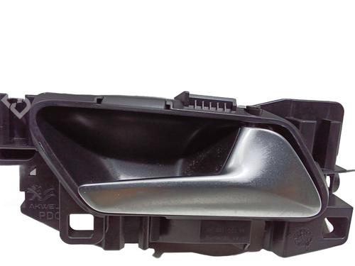 Højre fortil invendig håndtag Højre fortil invendig håndtag PEUGEOT 2008 II (UD_, US_, UY_, UJ_, UR_, UC_) 1.2 Hybrid 136 (URHPYC, USHPY) (136 hp) 34419633 34419633