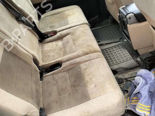 Sæde sæt LAND ROVER DISCOVERY III (L319) 2.7 TD 4x4 (190 hp) 32208193