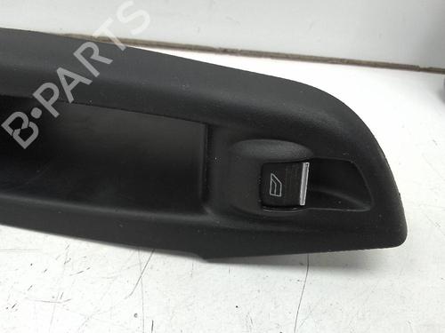 Used Right rear window switch FORD FOCUS III [2010-2020]  20222568