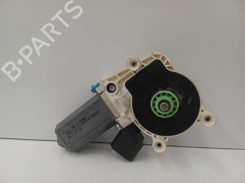 Rudehejsemotor forskærm højre BMW 1 (E87) 116 i (115 hp) 26157504