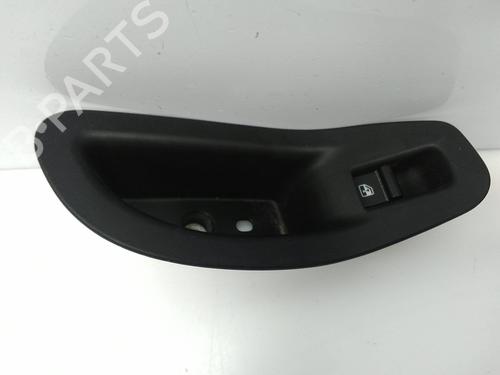 left-rear-window-switch-fiat-500x-334_-13-d-multijet-334axh1a-30170844-2014-22188722 main image