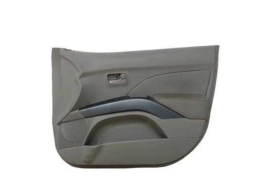 Forreste højre beklædning MITSUBISHI OUTLANDER II (CW_W) 2.4 4WD (CW5W) (170 hp) 32043139