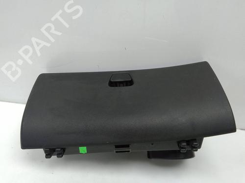 glove-box-toyota-aygo-_b4_-2014-23207596 main image