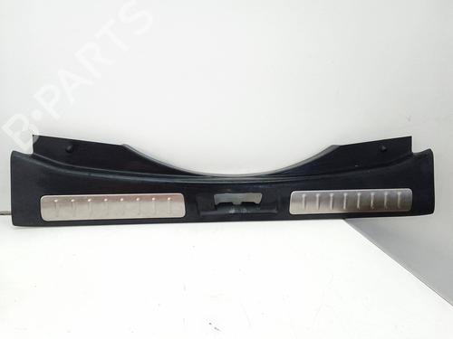 Used Tailgate trim Tailgate trim LAND ROVER RANGE ROVER EVOQUE (L538) 2.2 D 4x4 (150 hp) 18580202 18580202