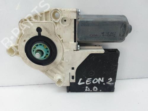 Used Right front window motor SEAT LEON (1P1) [2005-2013]  21783264
