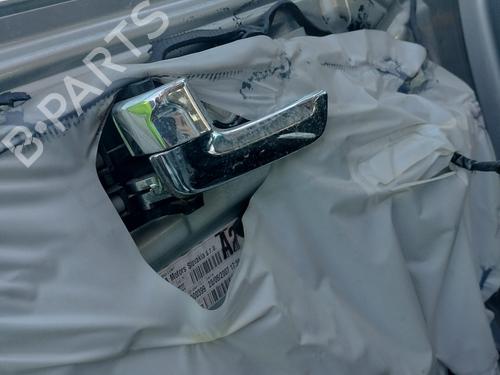 Venstre fortil invendig håndtag Venstre fortil invendig håndtag KIA SPORTAGE II (JE_, KM_) 2.0 CRDi (113 hp) 33976277 33976277