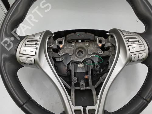 Used Steering wheel NISSAN PULSAR Hatchback (C13) 1.5 dCi (110 hp) 27669420