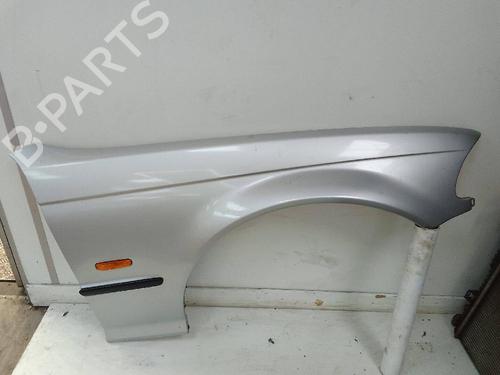 Used Right front fenders BMW 3 (E46) 330 d (184 hp) 24928449