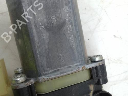 Left front window motor SKODA OCTAVIA III Combi (5E5, 5E6) 2.0 TDI 4x4 | BP21379960E21 