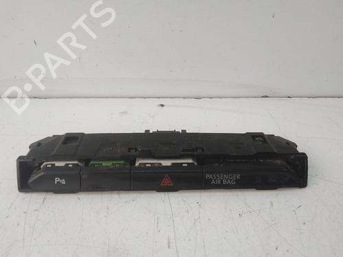 Used Warning switch Warning switch VW PASSAT B8 (3G2, CB2) 2.0 TDI (150 hp) 20207879 20207879