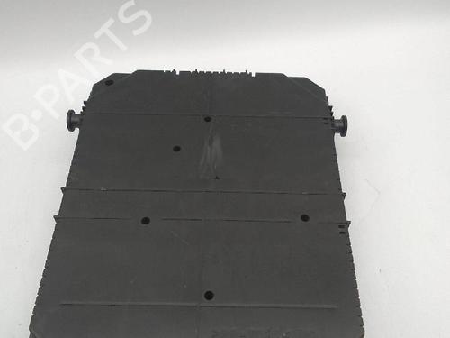 Used Fuse box PEUGEOT 3008 II SUV (MC_, MR_, MJ_, M4_) 1.2 THP/ PureTech 130 (MRHNSM, MRHNSU, MRHNSJ, MRHNYW,... (131 hp) 25720530