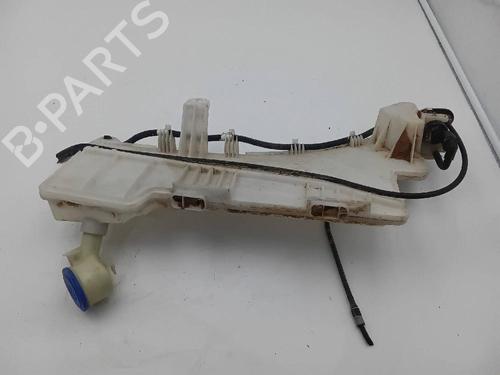 Used Windscreen washer tank PEUGEOT 3008 II SUV (MC_, MR_, MJ_, M4_) 1.2 THP/ PureTech 130 (MRHNSM, MRHNSU, MRHNSJ, MRHNYW,... (131 hp) 25597097
