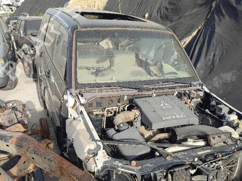 Used Horn MITSUBISHI PAJERO IV (V8_W, V9_W) 3.8 V6 (V87W, V97W) (250 hp) 18597355