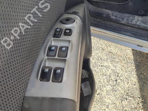 Left front window switch KIA SPORTAGE II (JE_, KM_) 2.0 i 16V | BP18590352I27