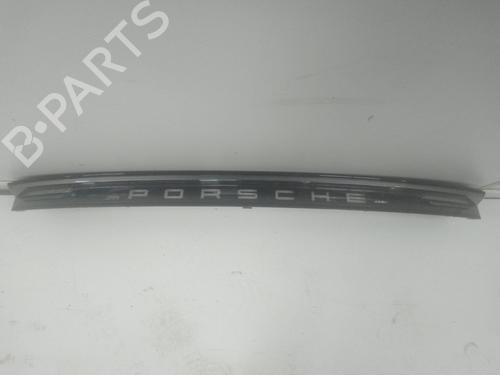 Used Rear center light PORSCHE TAYCAN (Y1A) Electric (Y1AAA1, Y1AAI1) (408 hp) 28144372