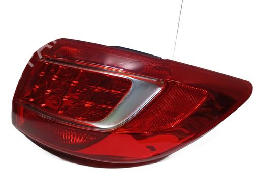 Farolim direito Farolim direito KIA SPORTAGE III (SL) 1.7 CRDi (116 hp) 34420638 34420638