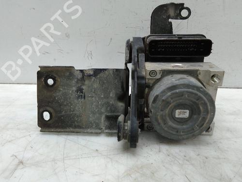 Used ABS pump VW TOURAN (5T1) [2015-2025]  25720484