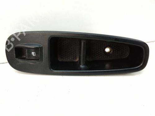 Used Right front window switch FIAT 500L (351_, 352_) 1.3 D Multijet (199.LYM11, 199.LYM1A) (95 hp) 28149054