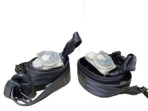 Used Rear right seatbelt TOYOTA LAND CRUISER 90 (_J9_) 3.0 TD (KZJ90_, KZJ95_, KZJ90R, KZJ95R, KZJ90W, KZJ95W) (125 hp) 32494881