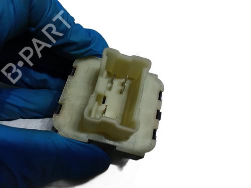 Left front window switch RENAULT CLIO IV (BH_) 0.9 TCe 90 (BHNF, BHMA, BHMH, BHJK, BHJR) | BP39554054I27 - Image 4