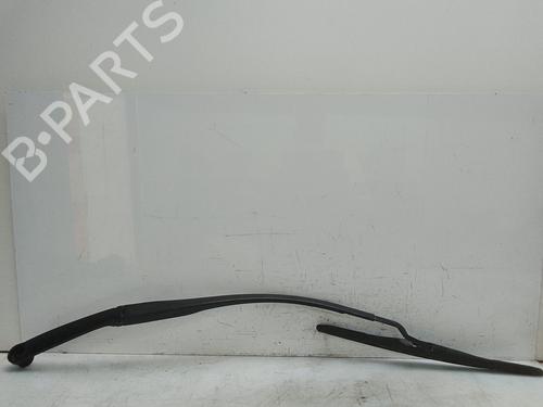 Front windshield wiper arm HYUNDAI i30 (PDE, PD, PDEN) 1.6 CRDi | BP28840405C143 