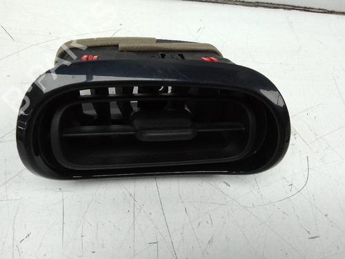 Used Air vent TOYOTA YARIS (_P21_, _PA1_, _PH1_) 1.0 (KSP211) (72 hp) 18957132