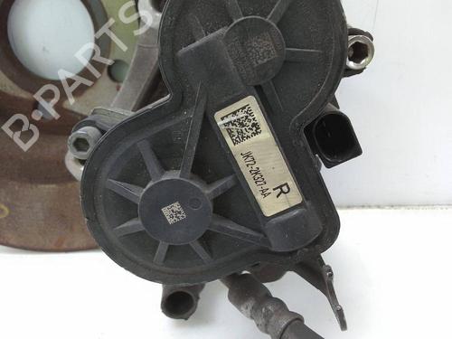 Used Right rear brake caliper LAND ROVER RANGE ROVER VELAR (L560) 2.0 P300 Si4 4x4 (300 hp) 24304967