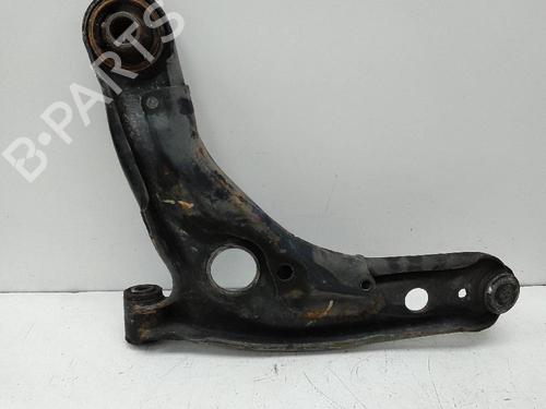 Used Right front suspension arm TOYOTA YARIS (_P13_) 1.3 (NSP130_, NSP130) (99 hp) 20132964