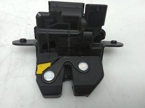 tailgate-lock-fiat-500x-334_-13-d-multijet-334axh1a-52096564-2014-21213705 main image