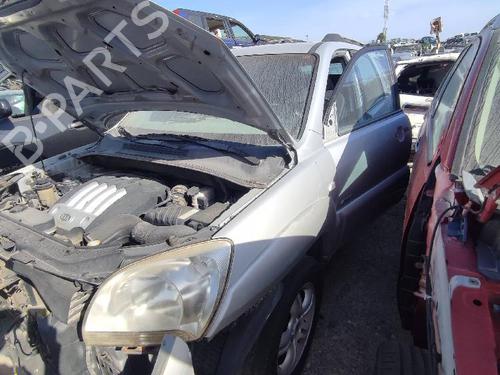 Used Left front fog light KIA SPORTAGE II (JE_, KM_) 2.7 V6 4WD (175 hp) 18597367