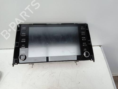 Used Radio TOYOTA COROLLA Saloon (_E21_) 1.8 VVTi Hybrid (ZWE211) (122 hp) 28149263