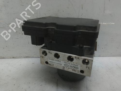 Used ABS pump HYUNDAI i30 (PDE, PD, PDEN) 1.6 CRDi (95 hp) 28810683