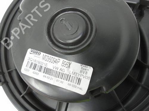 Heater blower motor SEAT LEON Sportstourer (KL8, KLD) 2.0 TDI | BP24304843M62 
