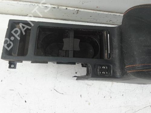 Used Armrest / Center console SUBARU XV (_GP_) 2.0 D AWD (109 hp) 20143877