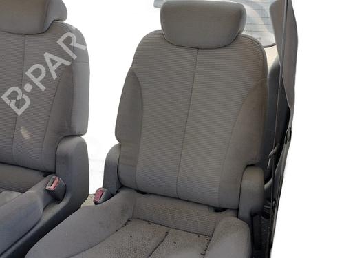 Siège arrière (3ème rangée) Siège arrière (3ème rangée) KIA CARNIVAL / GRAND CARNIVAL III (VQ) 2.9 CRDi (185 hp) 36432092 36432092