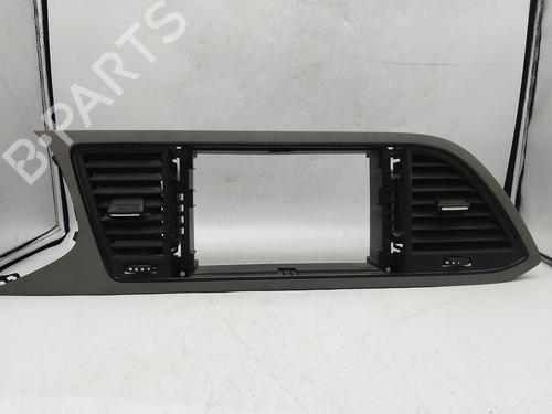 Used Air vent SEAT ATECA (KH7, KHP) 1.0 TSI (110 hp) 28974870