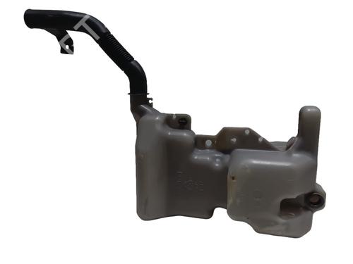 Used Windscreen washer tank Windscreen washer tank MITSUBISHI PAJERO SPORT I (K7_, K9_) 2.5 TD (K94W, K74T) (115 hp) 33688308 33688308