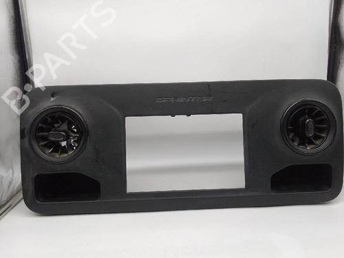 Used Air vent MERCEDES-BENZ SPRINTER 3,5-t Van (B907, B910) 314 CDI (910.631, 910.633) (143 hp) 25135183