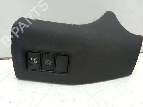 Used Switch Switch TOYOTA C-HR (_X1_) 1.8 Hybrid (ZYX10_, ZYX11_, ZYX10R, ZYX11R) (122 hp) 18861888 18861888