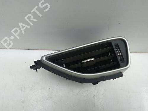 air-vent-jaguar-f-pace-x761-09469005-2015-18576530 main image