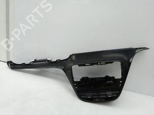 Air vent PEUGEOT 208 I (CA_, CC_) 1.2 VTI 82 | BP21678140I21