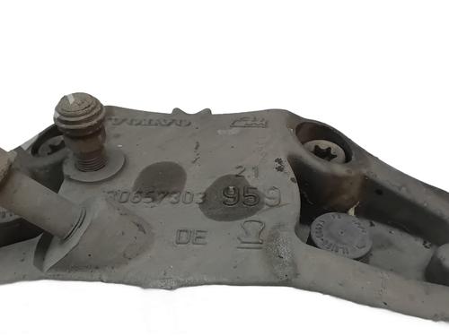 Venstre bremsekaliper foran VOLVO XC90 I (275) D5 AWD | BP30613899M105 