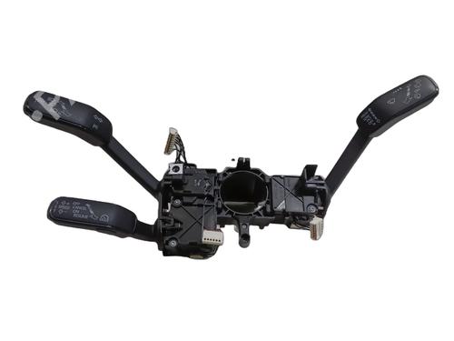 spak-kontakt-seat-ateca-kh7-khp-2016-35945134 main image