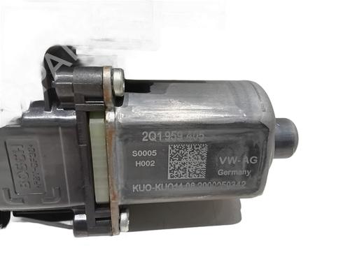Left front window motor VW POLO VI (AW1, BZ1, AE1) 1.6 TDI | BP38558779E21 - Image 5