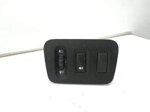 Used Headlight switch NISSAN NV400 Van (X62, X62B) dCi 135 (136 hp) 18578806