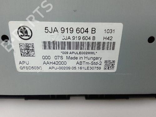 Used Display monitor SKODA RAPID (NH3, NK3, NK6) 1.6 TDI (115 hp) 24465243