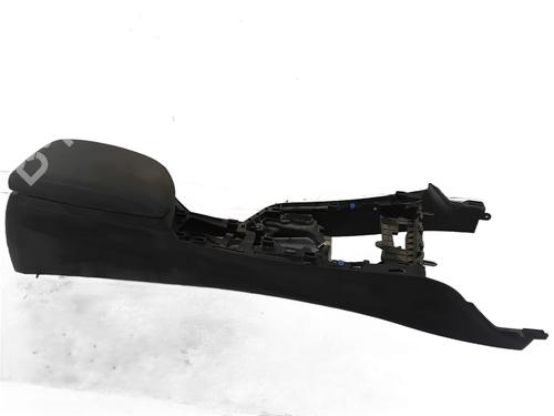 Used Armrest / Center console Armrest / Center console BMW 1 (F21) 118 d (150 hp) 32723646 32723646